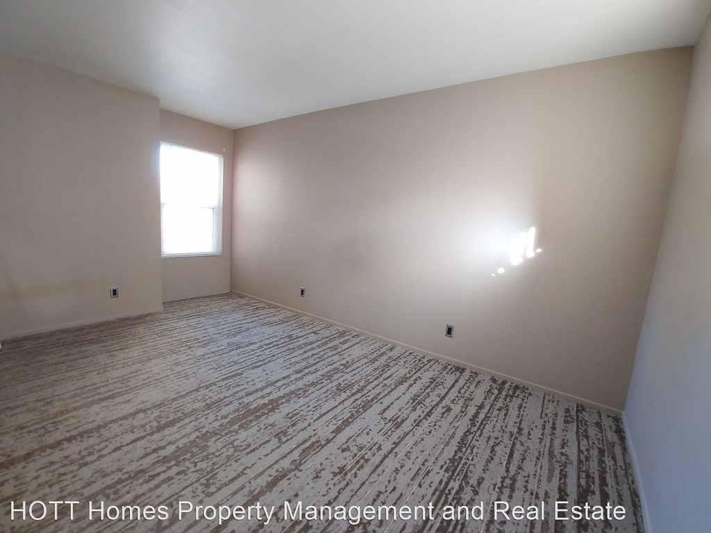 2260 North Towne Ave, Unit 3 - Photo 25