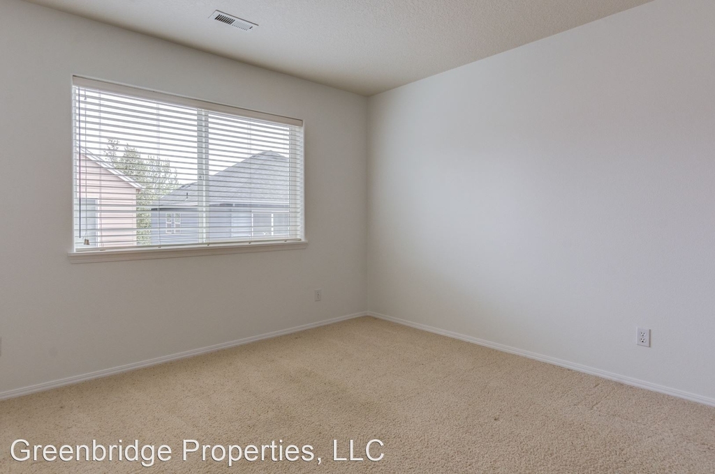 572 Ne 63rd Avenue - Photo 25