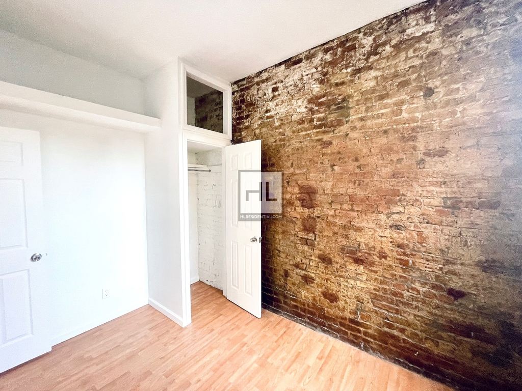 346 East 13 Street - Photo 2