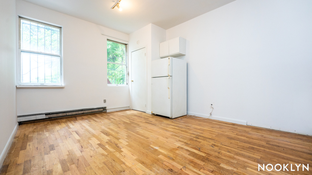 302 Bedford Ave #2 - Photo 3