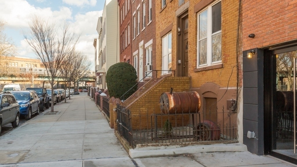 306 Macdougal Street - Photo 14