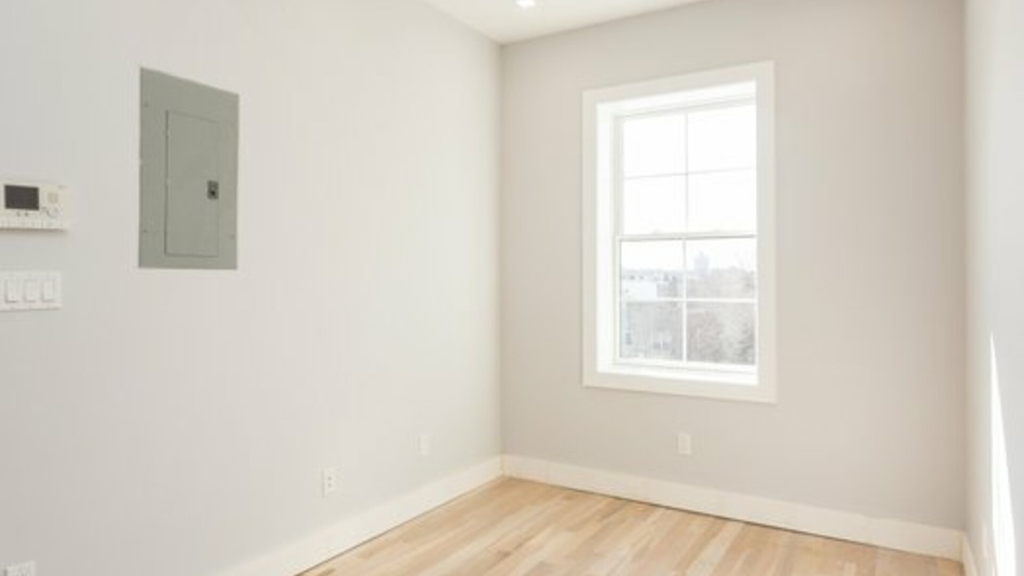 306 Macdougal Street - Photo 12