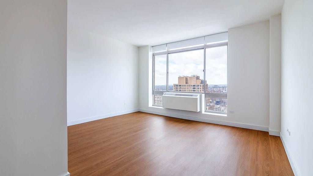 777 6th Avenue - Photo 2