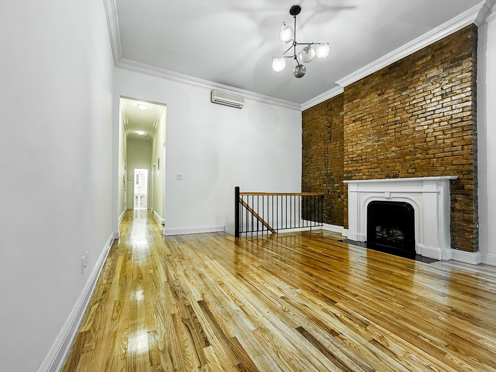 130 East 24th Street - Photo 1