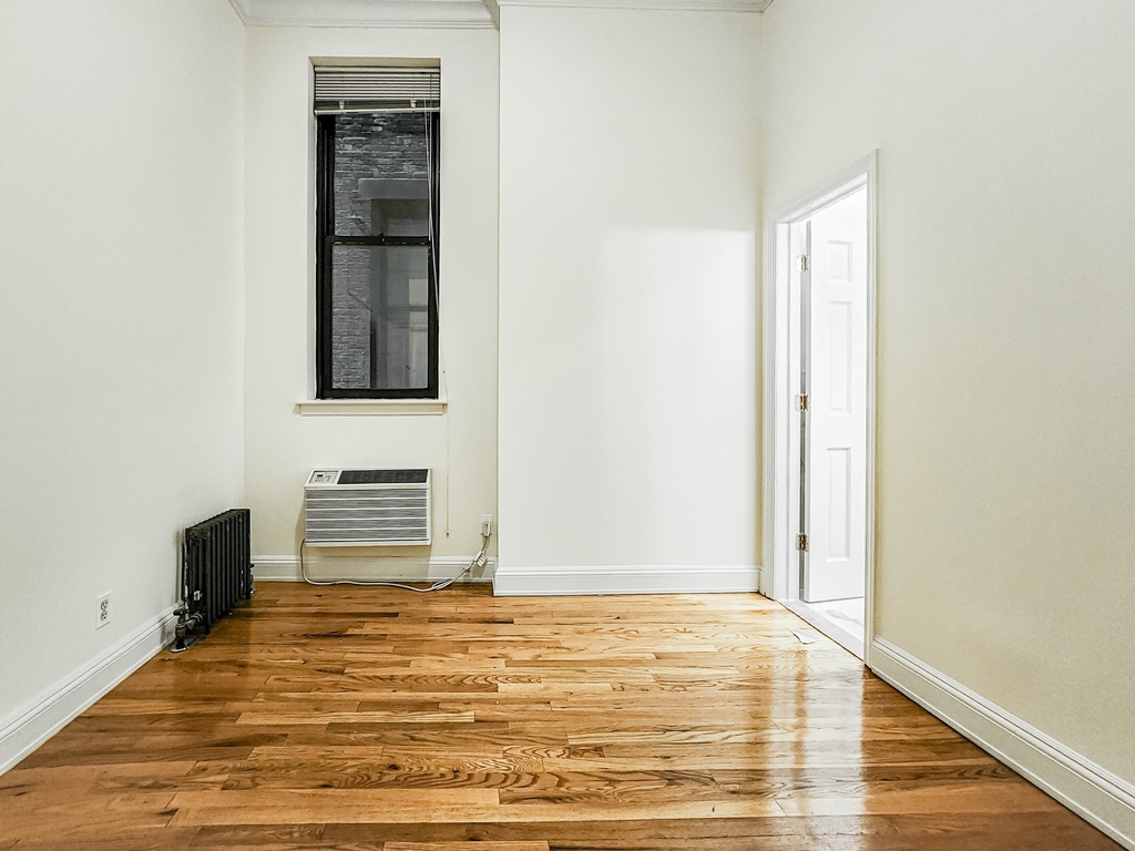 130 East 24th Street - Photo 9