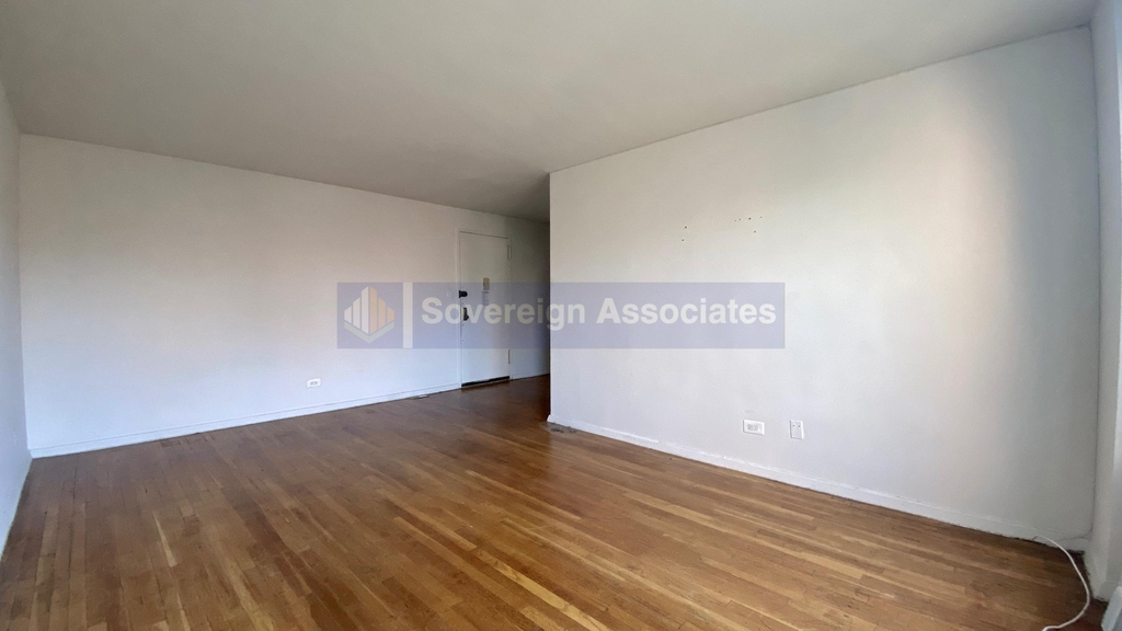 3555 Oxford Avenue - Photo 2