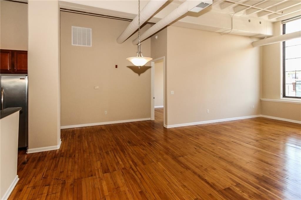 624 E Walnut Street - Photo 6