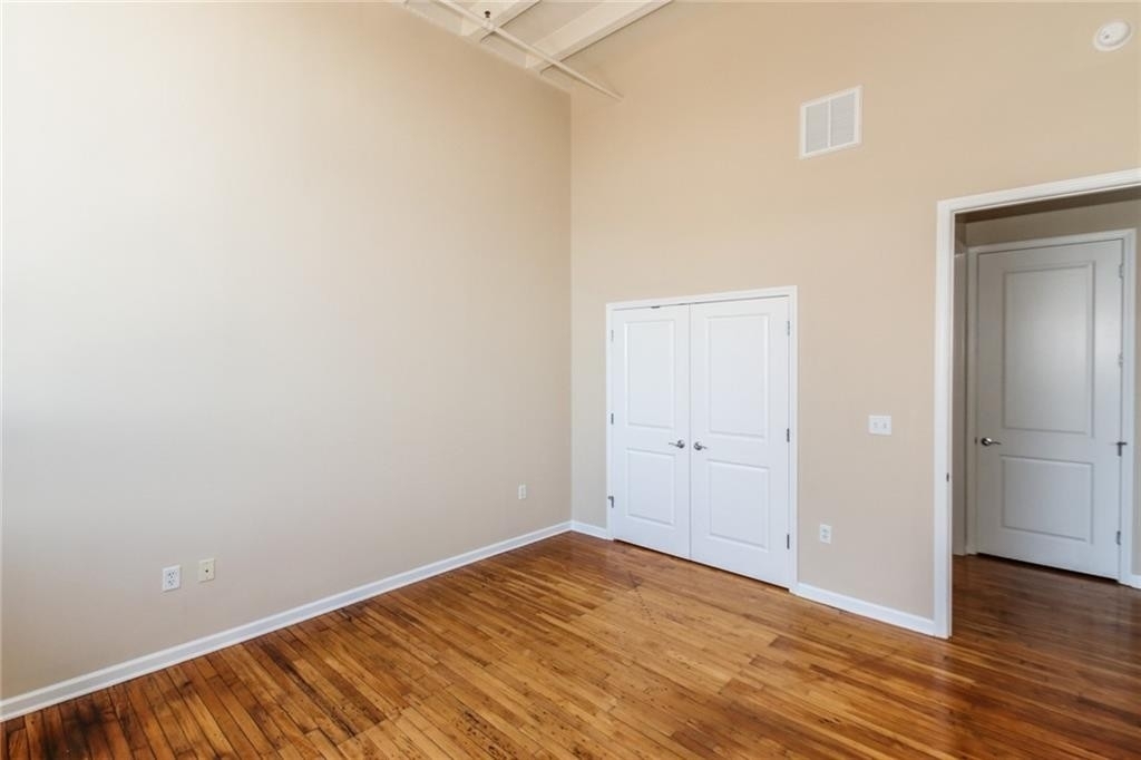 624 E Walnut Street - Photo 15