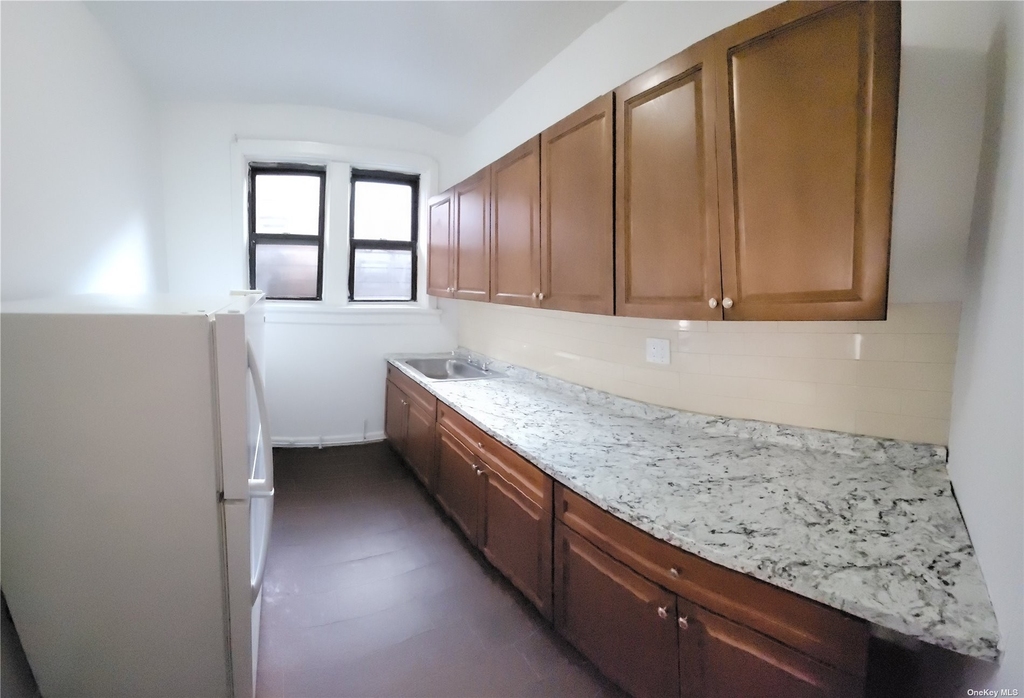 148-05 Jamaica Avenue - Photo 1