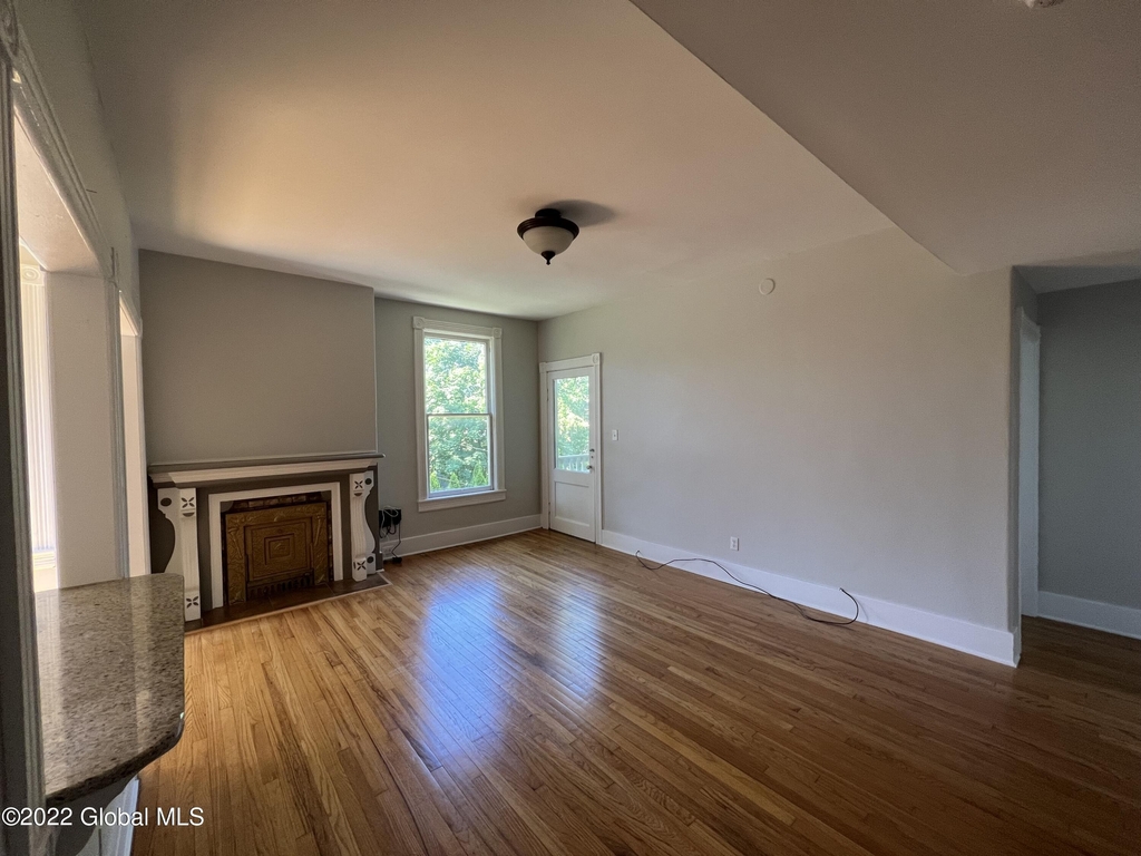 1226 Wendell Avenue - Photo 3