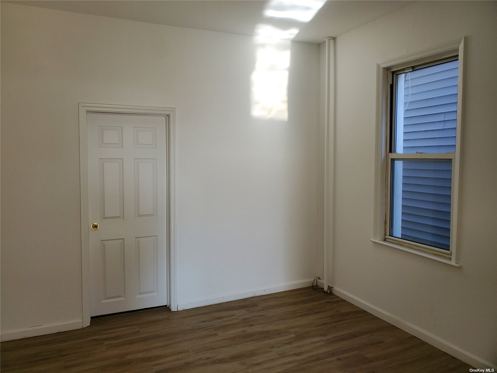 123-04 15th Avenue - Photo 3