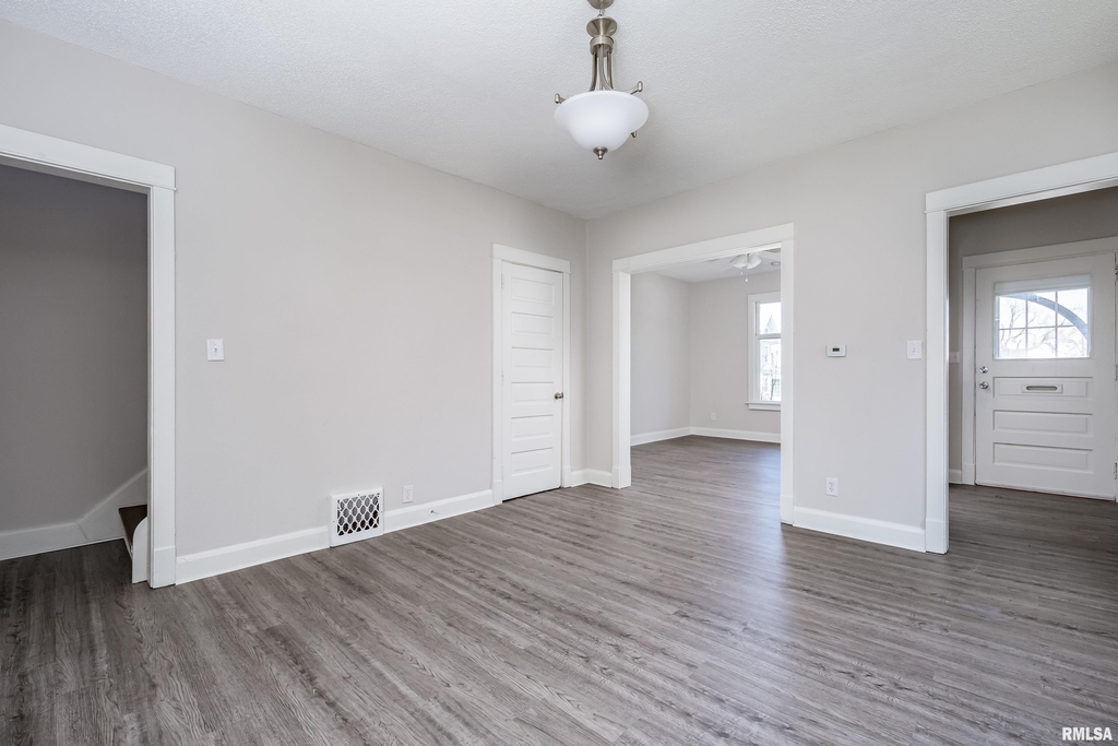 2524 8th Avenue - Photo 5