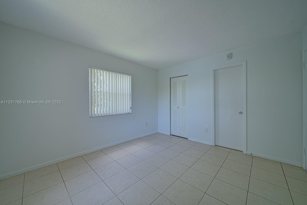 8240 Sw 210th St - Photo 24