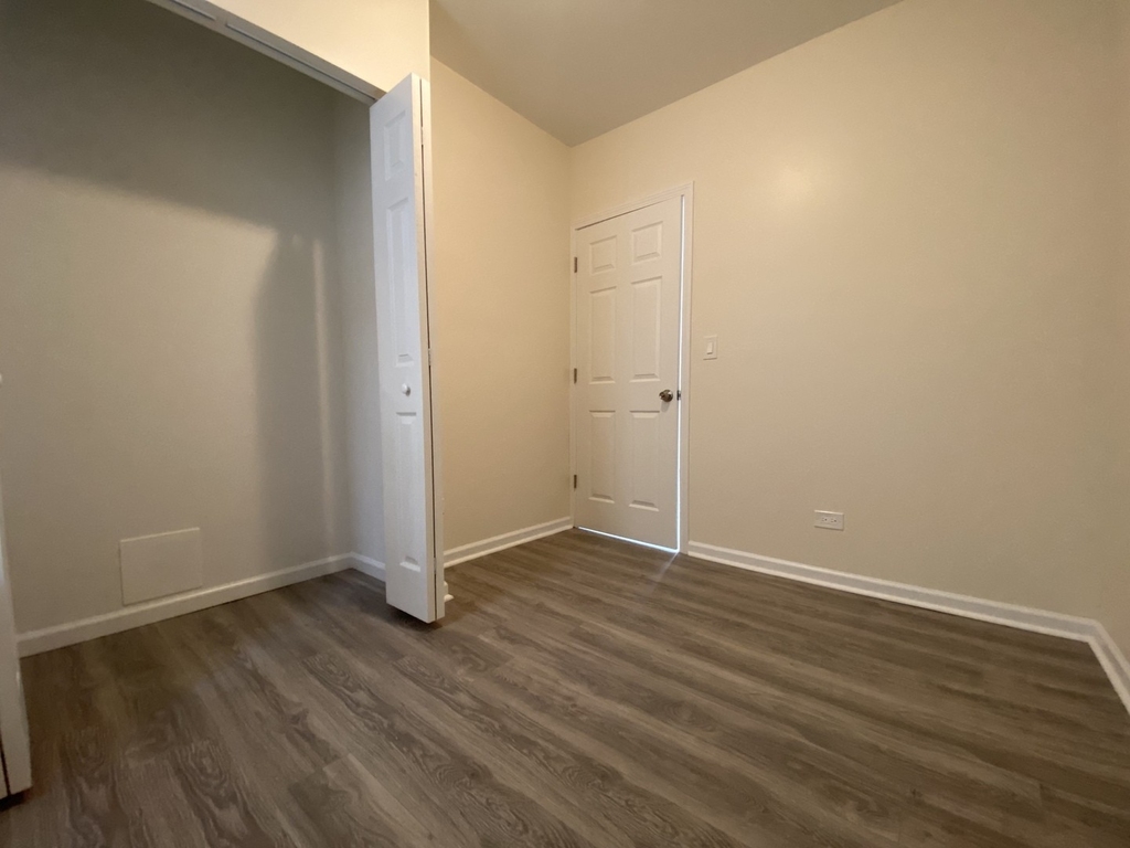 3657 W Oakdale Avenue - Photo 12