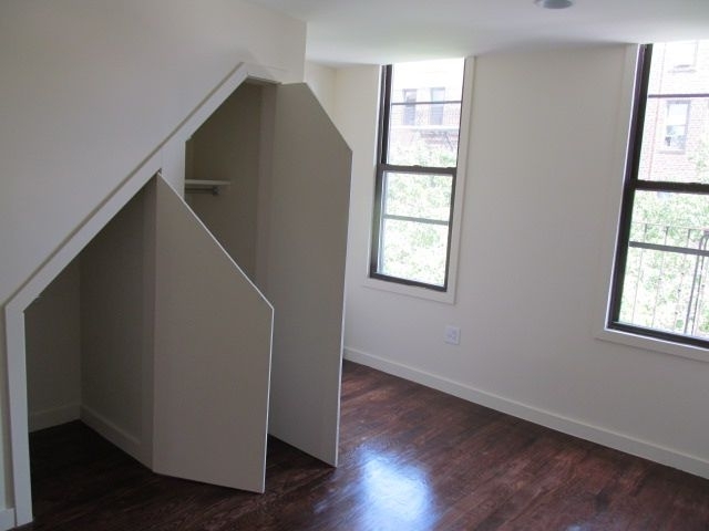 886 Franklin Avenue - Photo 3