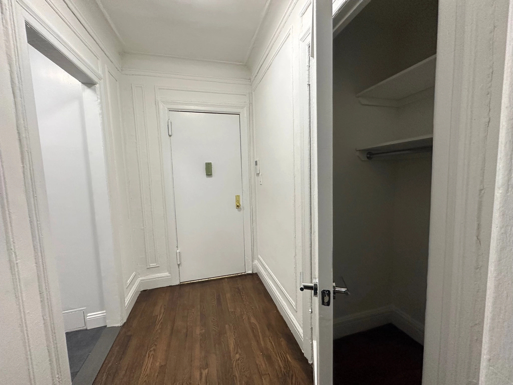 Lexington Avenue - Photo 2