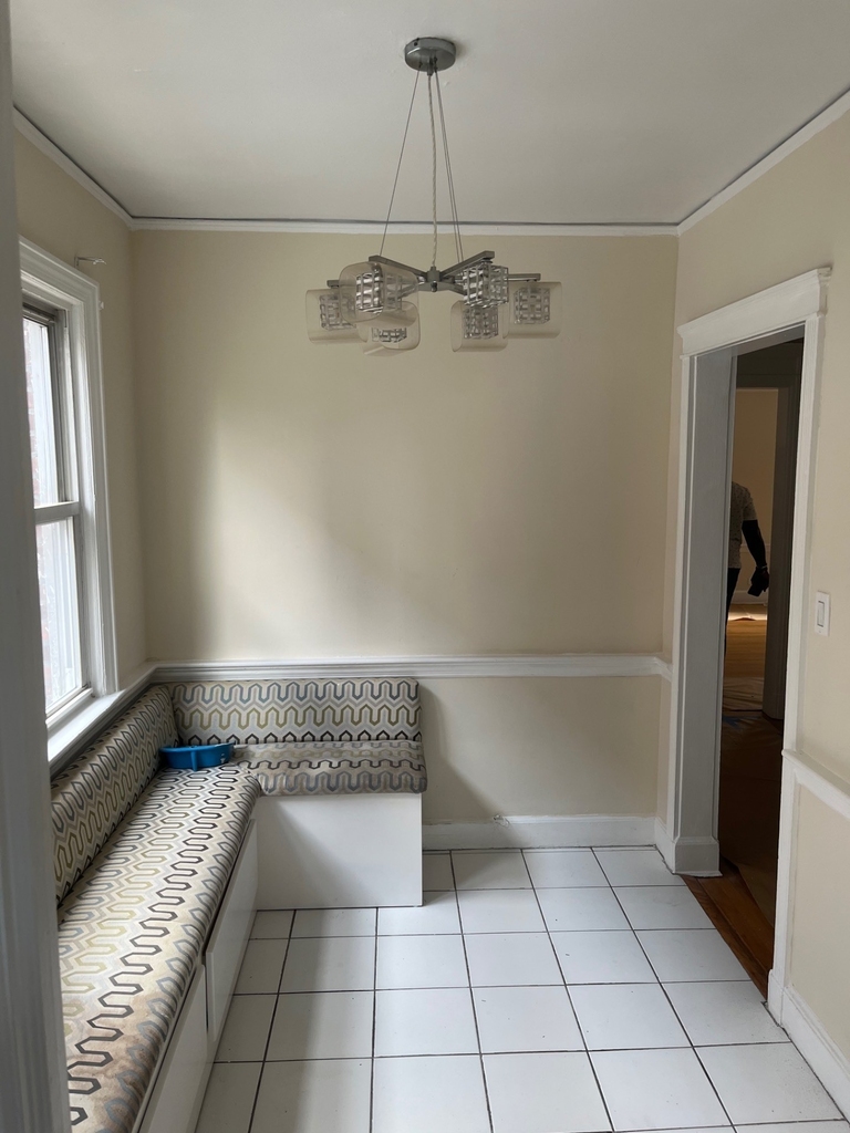 1015 E 231 St - Photo 1