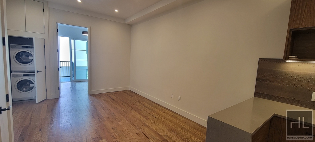 109 Bruckner Boulevard - Photo 2