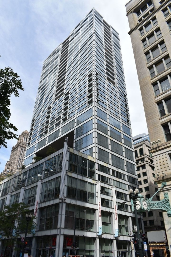 8 E Randolph Street - Photo 0