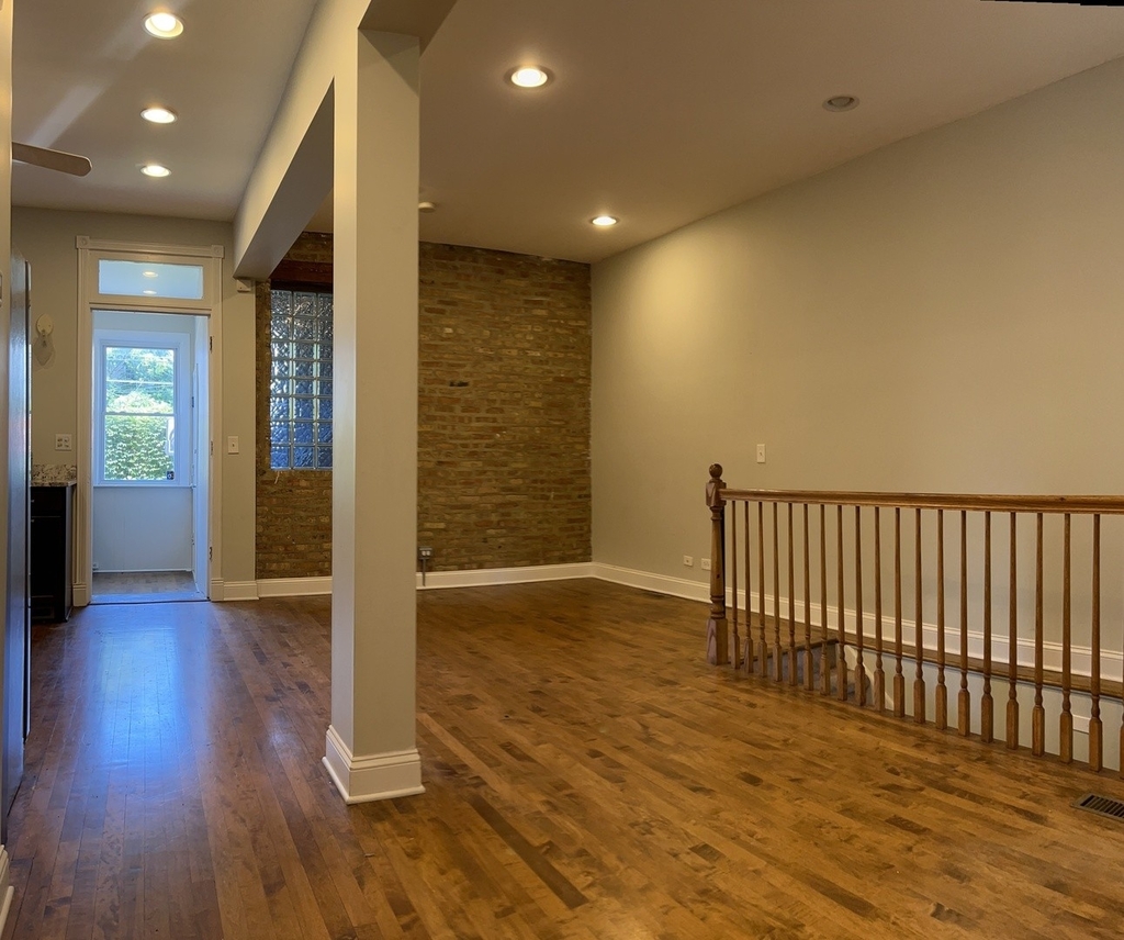 1306 W Cornelia Avenue - Photo 6