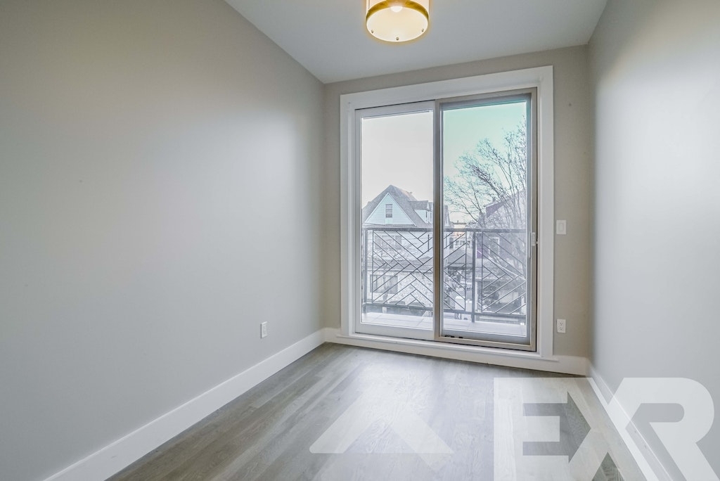 762 East 32nd Street - Photo 2