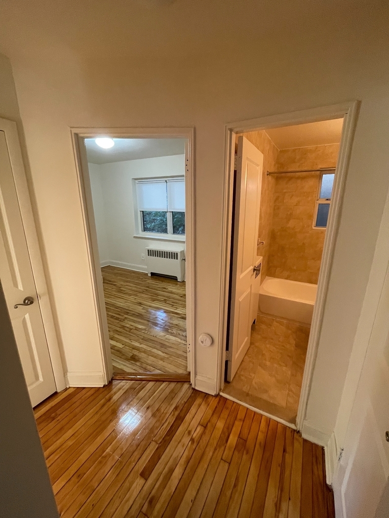 496 Howard Avenue - Photo 6