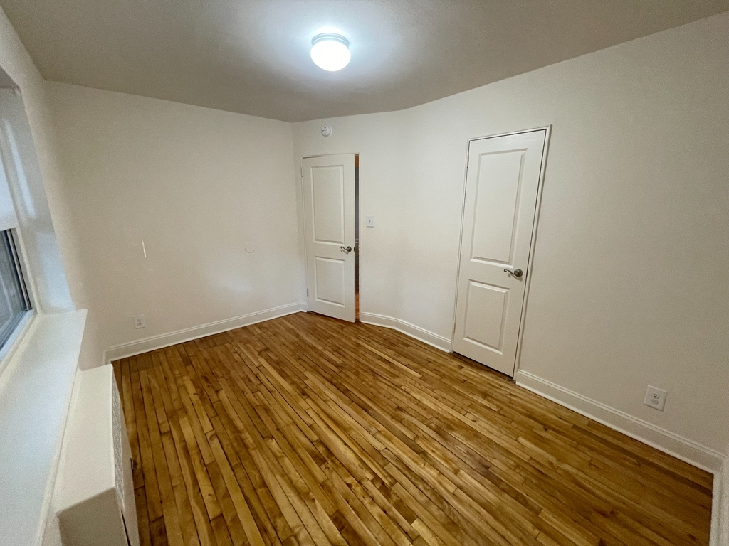 496 Howard Avenue - Photo 9