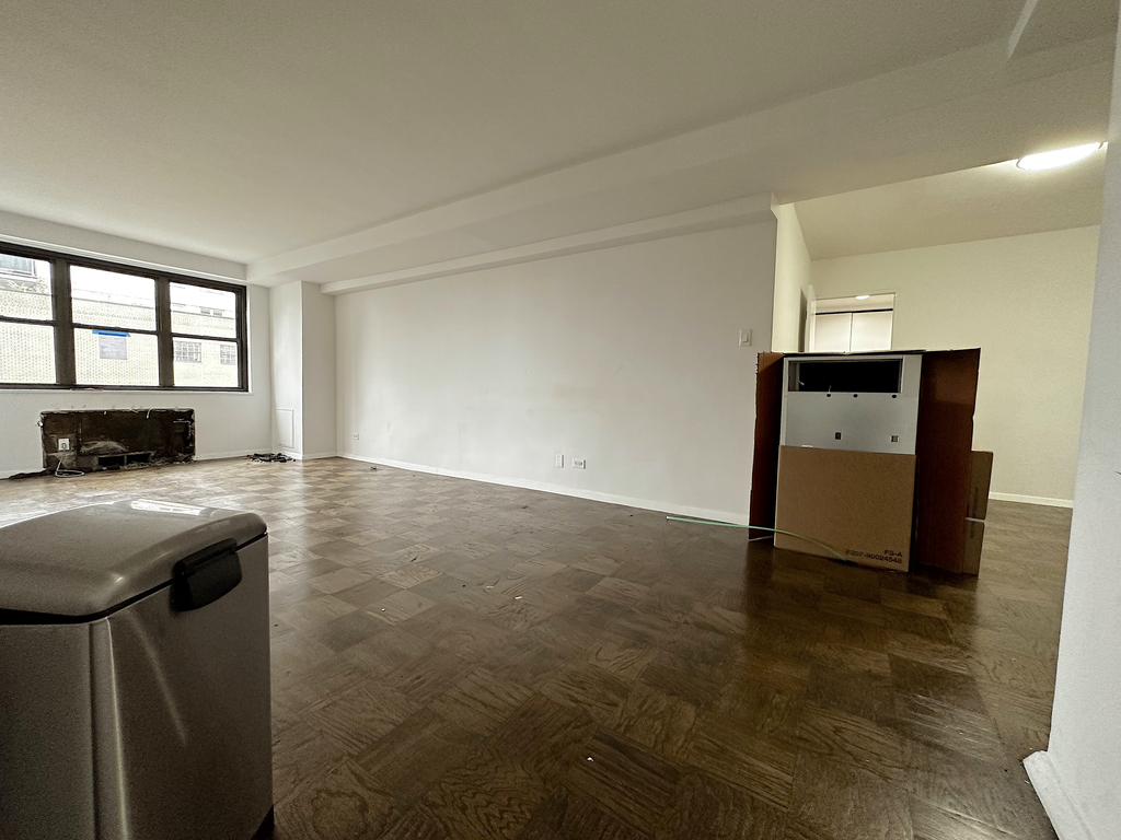 147 East 16th Street - Photo 1