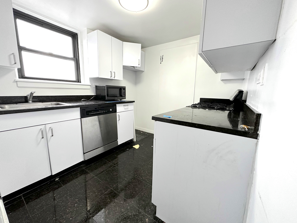 147 East 16th Street - Photo 6