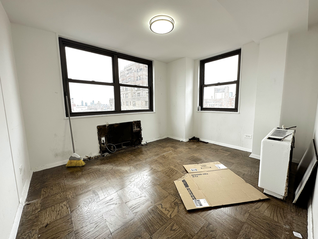 147 East 16th Street - Photo 15