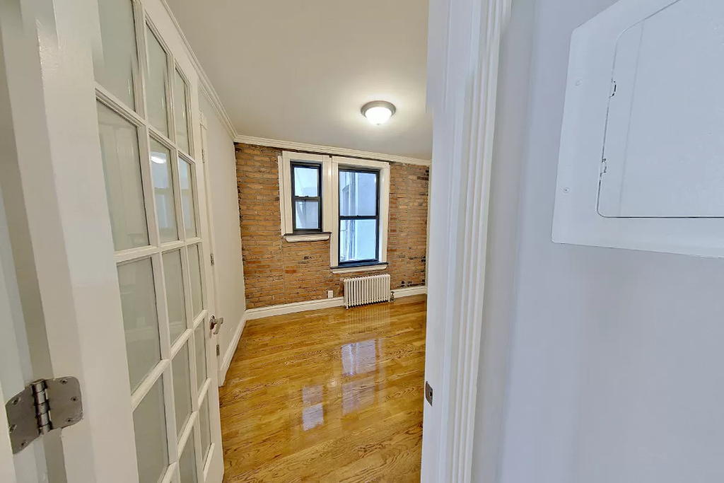 68 Clinton Street - Photo 3