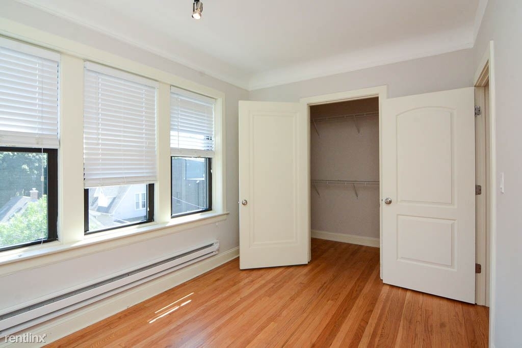 2323 N. Rockwell, Unit 4c - Photo 13