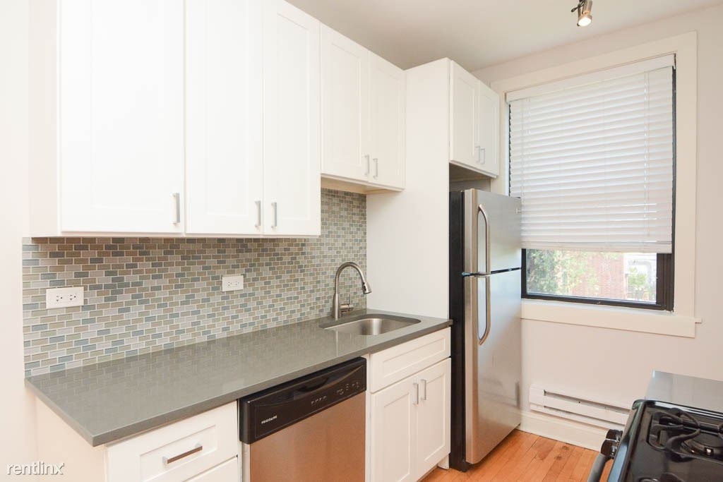 2325 N. Rockwell, Unit 2a - Photo 3