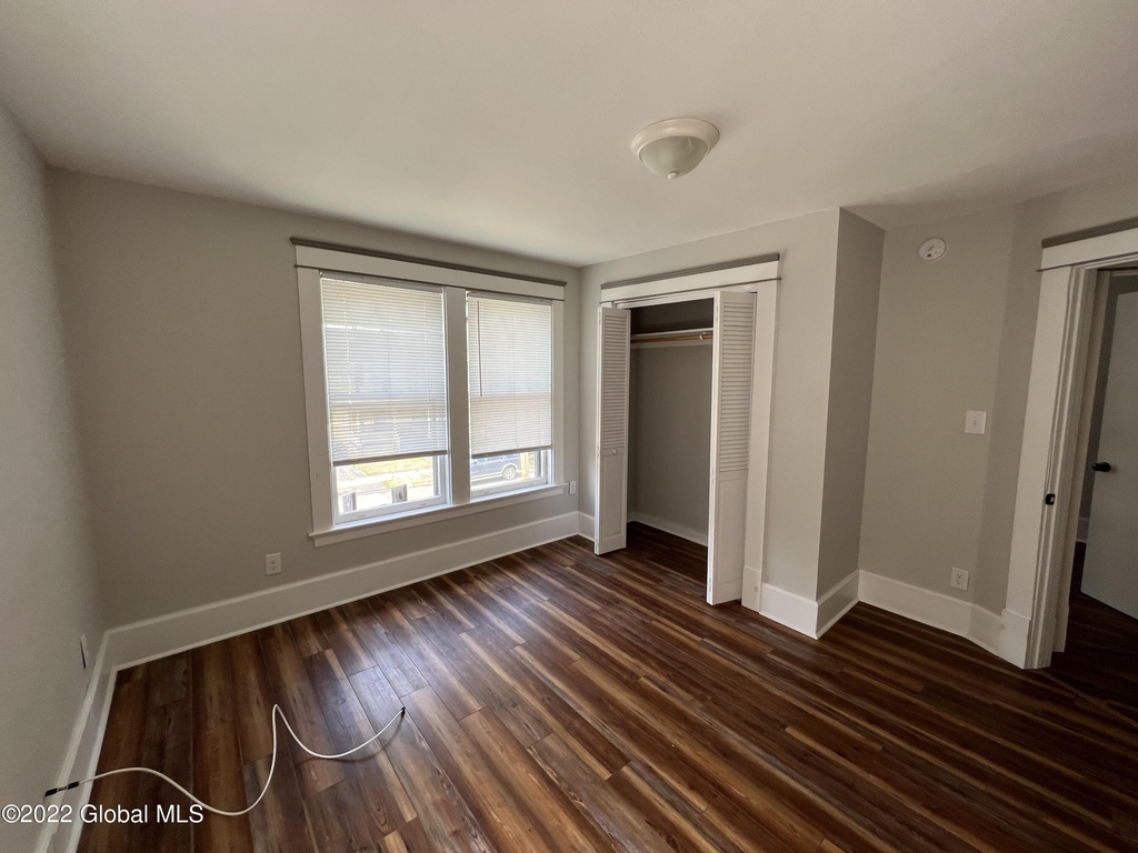 1084 Wendell Avenue - Photo 8