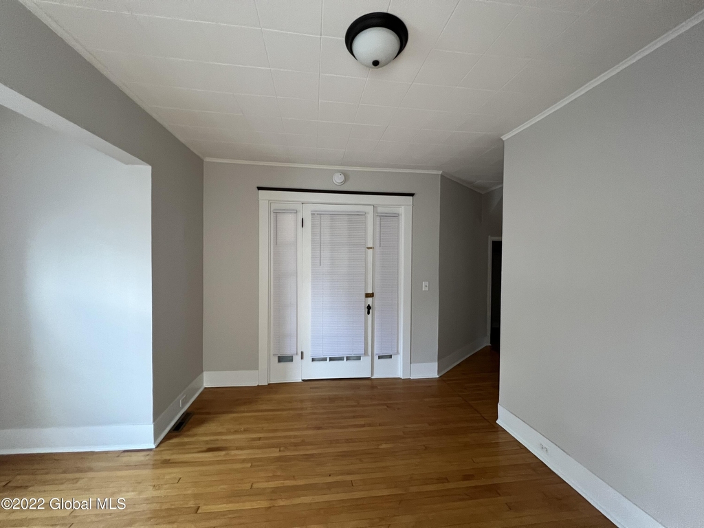 1084 Wendell Avenue - Photo 2