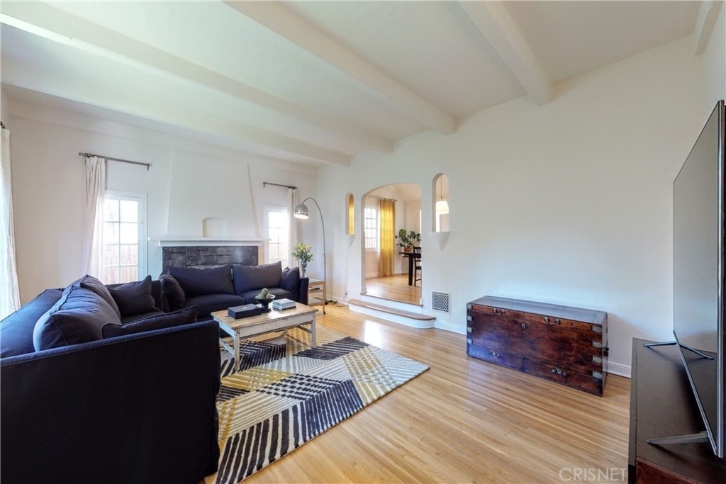 746 S Genesee Avenue - Photo 1