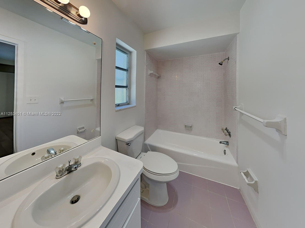 1325 Funston St - Photo 9