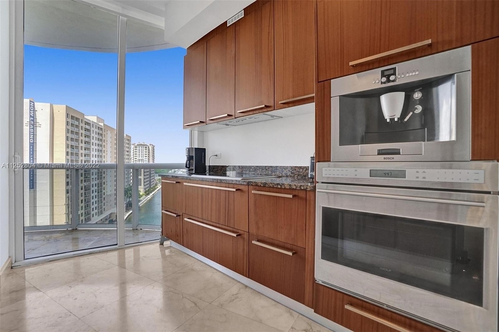 16001 Collins Ave - Photo 17