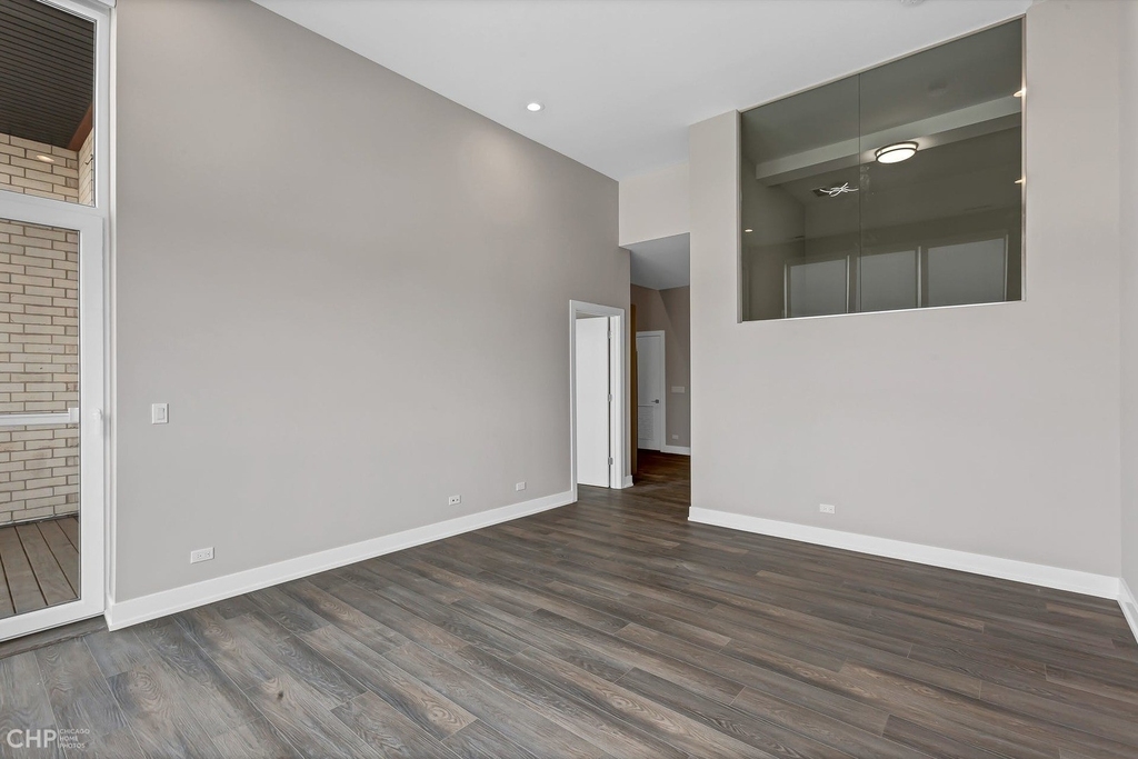 2443 N Western Avenue - Photo 2