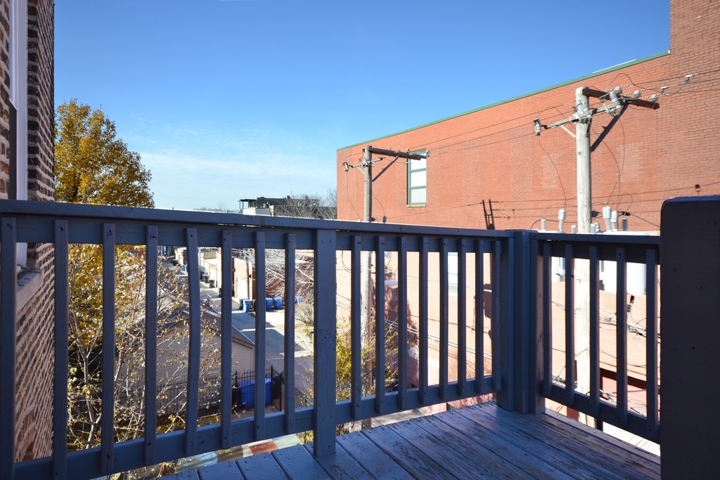 1706 W Huron Street - Photo 8