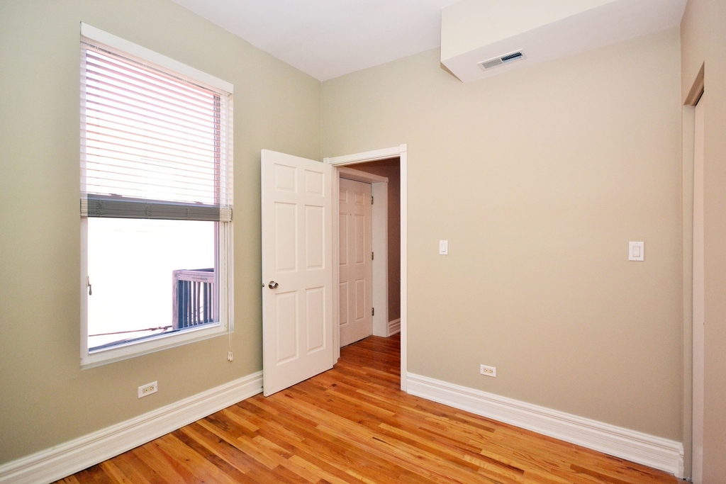 1706 W Huron Street - Photo 6