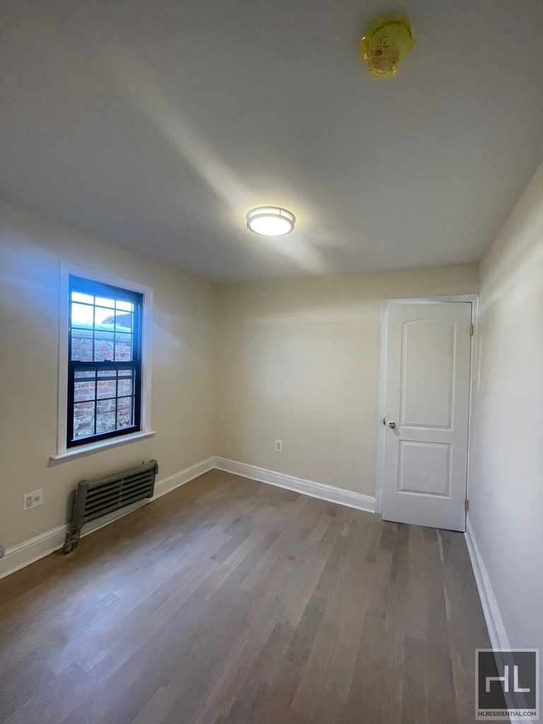 603 East 4 Street - Photo 2