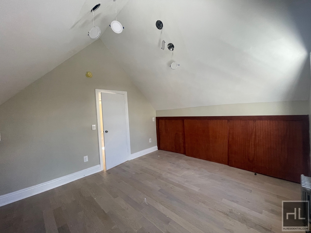 603 East 4 Street - Photo 6