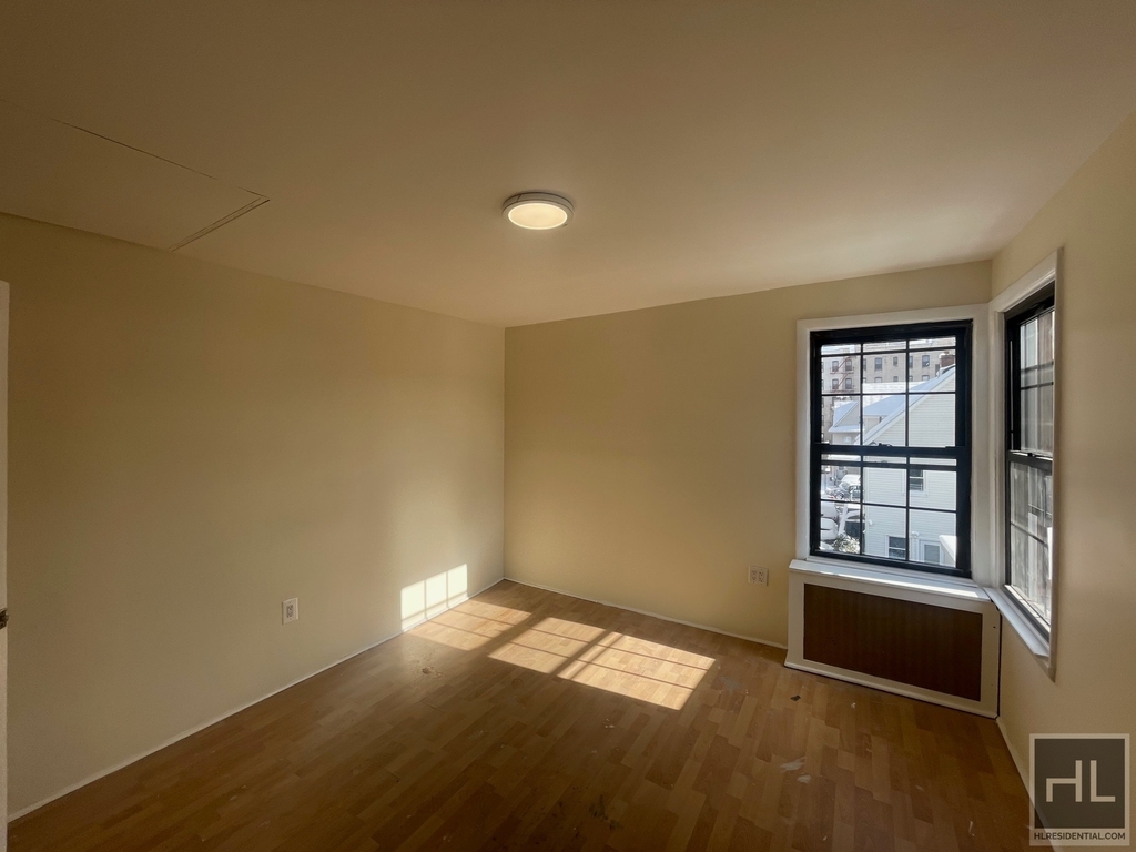 603 East 4 Street - Photo 3