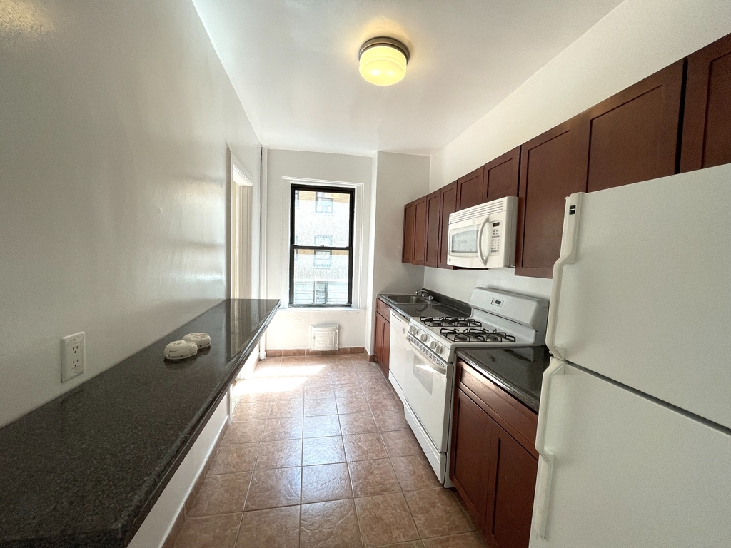 867 West 181st Street - Photo 2