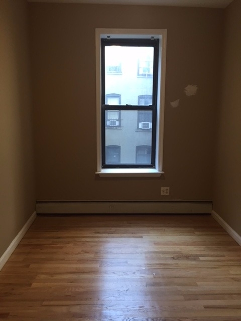 40-04 36 Avenue - Photo 3