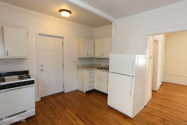 3728 N. Pine Grove, Unit 2w - Photo 2