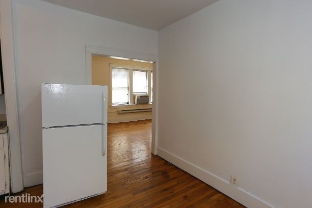 3728 N. Pine Grove, Unit 2w - Photo 4