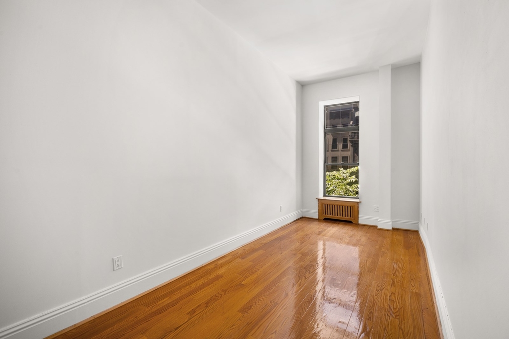 370 West 54th Street - Photo 3