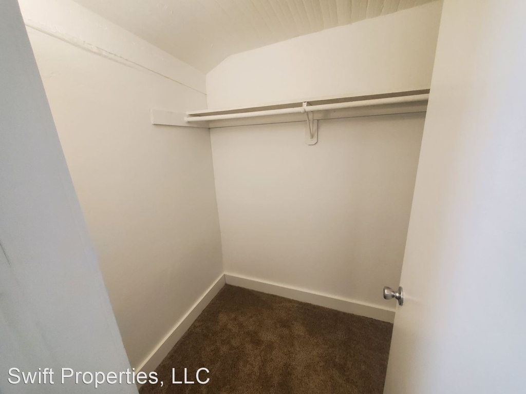 2729 East Grand Avenue - Photo 14